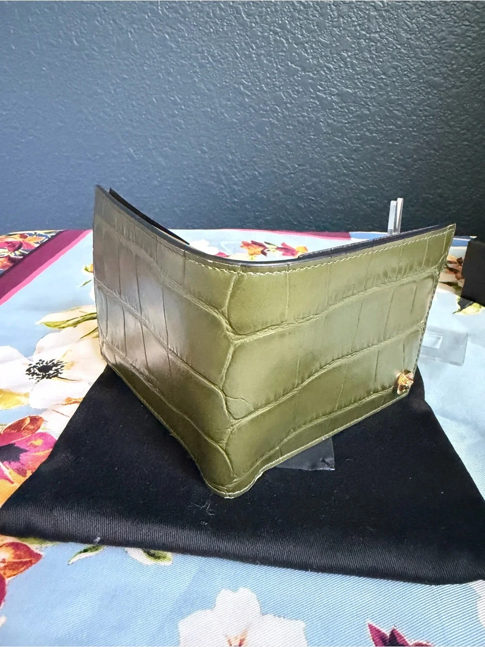 New Versace Olive Green Croc-Embossed Leather Bifold Wallet